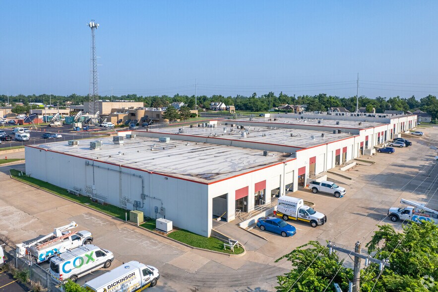 More Photos Of 2236 NW 10th St, Oklahoma City Light Distribution For Lease
