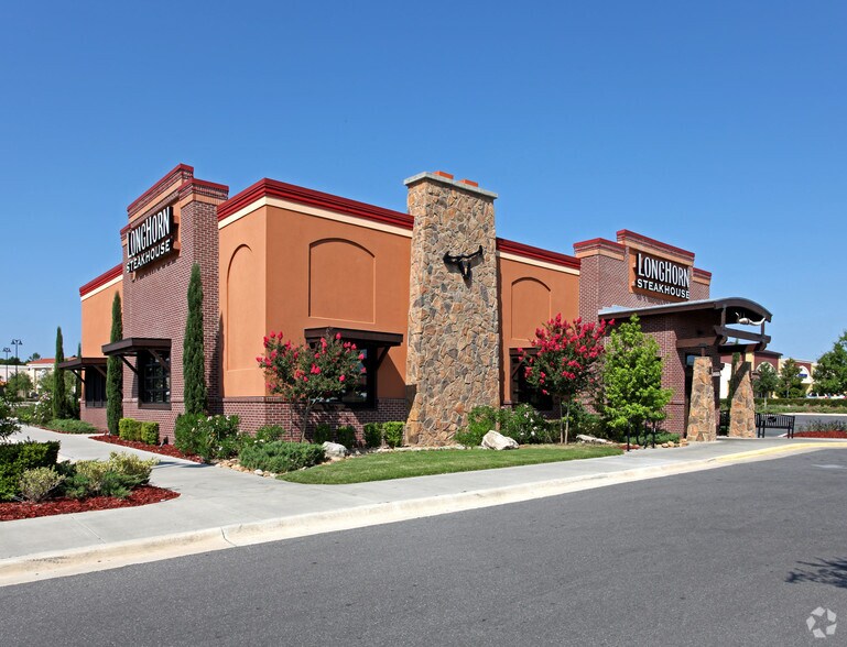 More Photos Of N Highway 27, Lady Lake Unknown For Lease