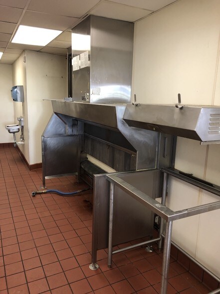 More Photos Of 564-566 Newark Ave, Jersey City Storefront Retail Residential For Sale