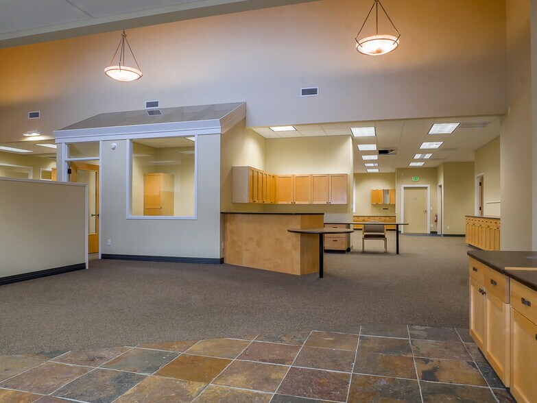 More Photos Of 1605 N Coast Hwy, Newport Office For Lease