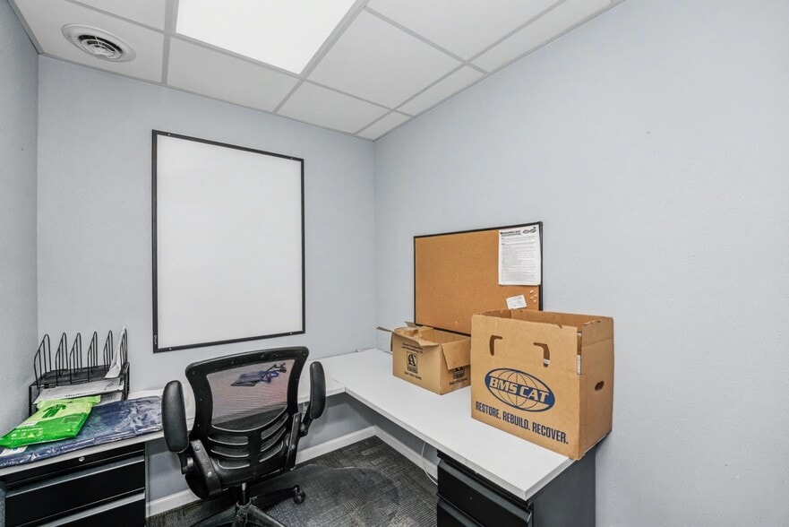 More Photos Of 5515 W Florist Ave, Milwaukee Warehouse For Sale