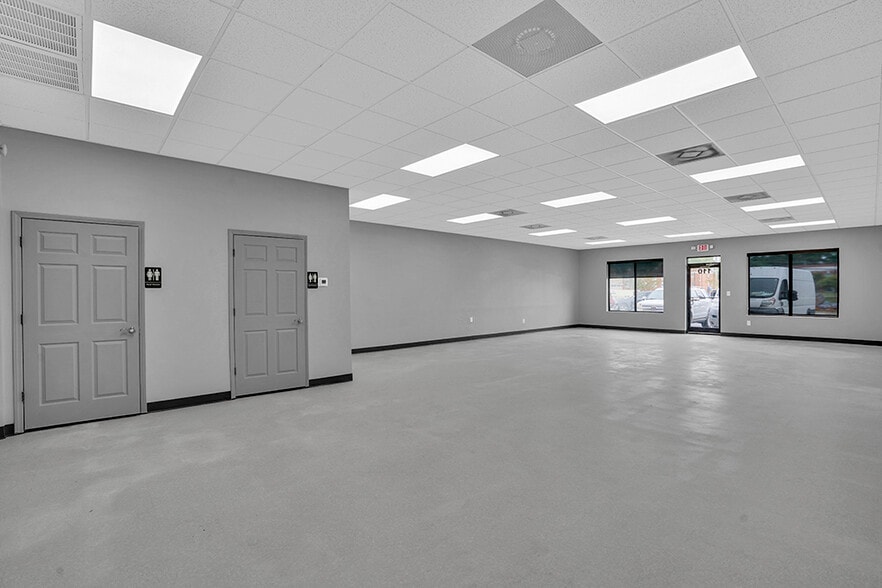 More Photos Of 1047 Murchison Rd, Fayetteville Unknown For Lease