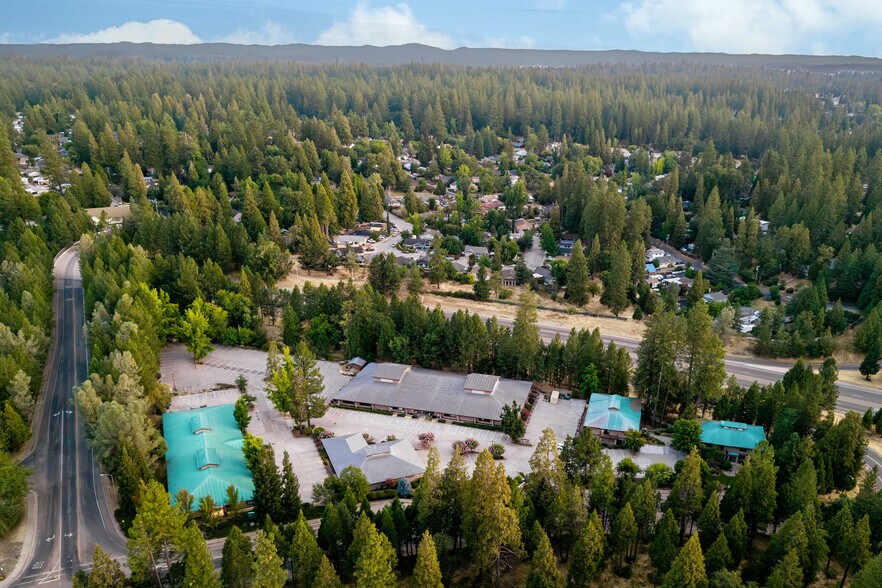 More Photos Of 944 McCourtney Rd, Grass Valley Unknown For Lease