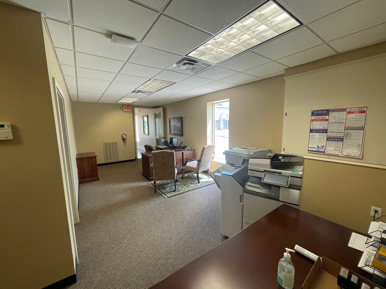 More Photos Of 148 S Houston St, Wharton Office For Sale