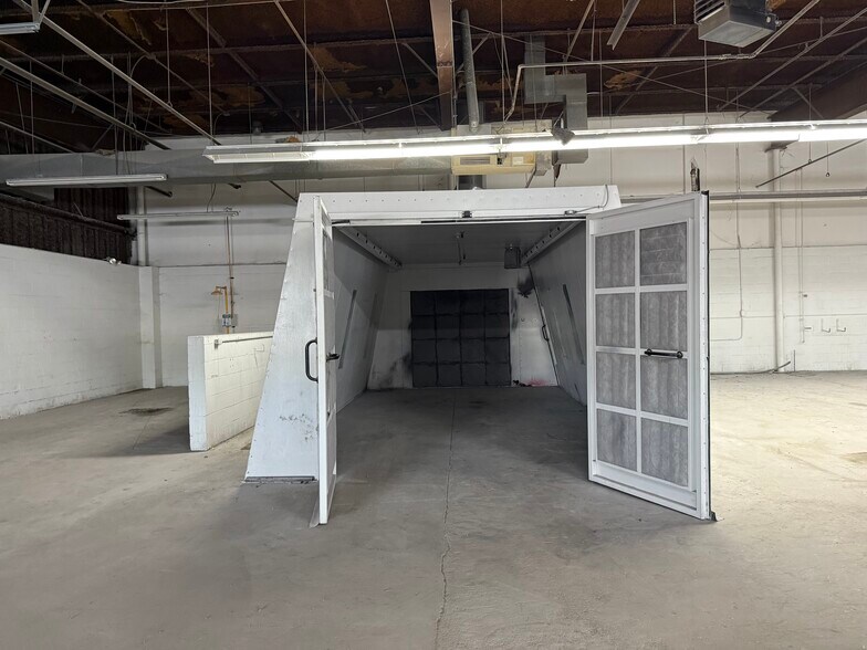 More Photos Of 2660 S Mendenhall Rd, Memphis Auto Repair For Lease