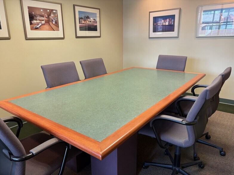 More Photos Of 1822 Ford Ave, Wyandotte Office For Sale