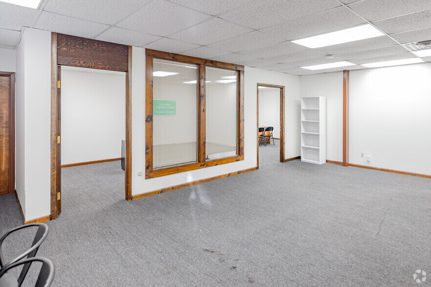More Photos Of 156-158 Orange Ave, Walden Office For Sale