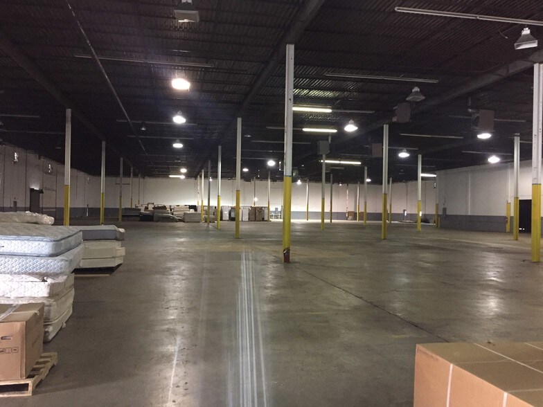 More Photos Of 4242 Bf Goodrich Blvd, Memphis Warehouse For Lease