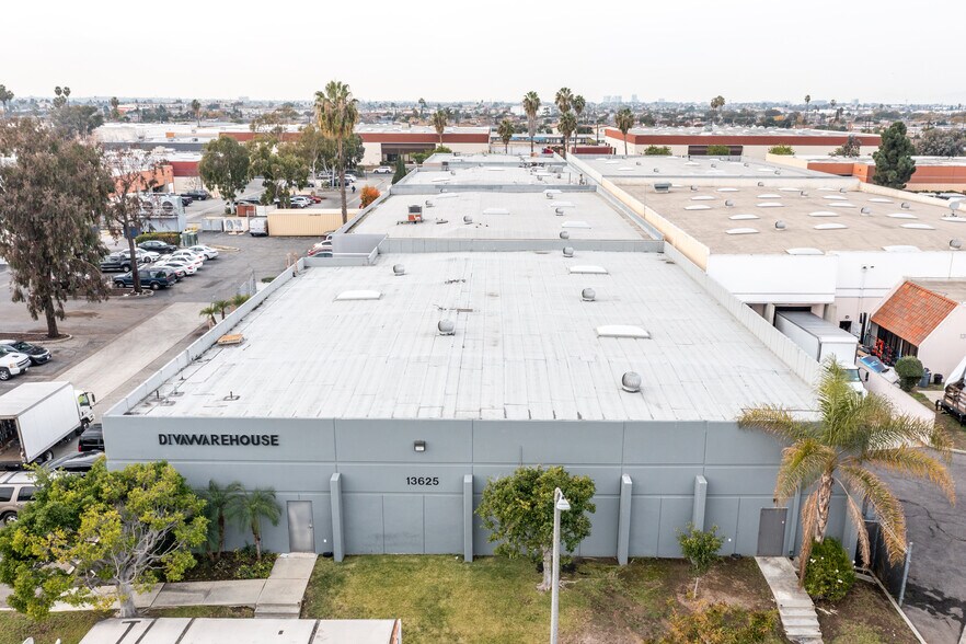 More Photos Of 13625 S Gramercy Pl, Gardena Warehouse For Lease