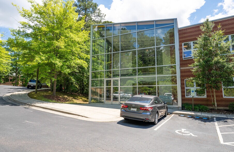 More Photos Of 141 Providence Rd, Chapel Hill Office Residential For Sale
