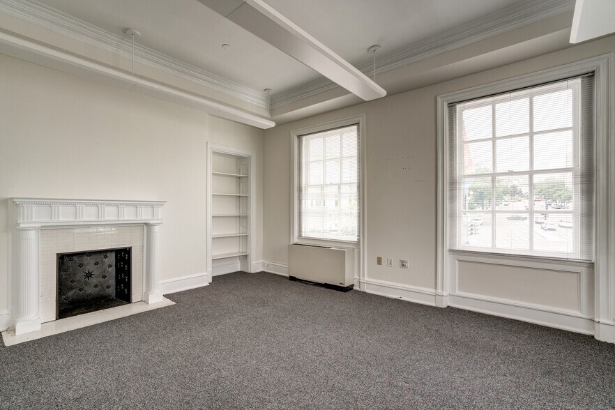 More Photos Of 2040 S St NW, Washington Office For Sale