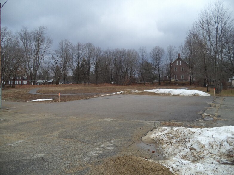 More Photos Of 10 School St, Allenstown Specialty For Sale