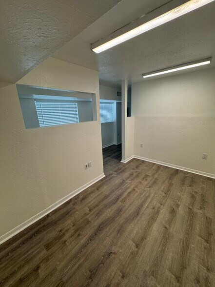 More Photos Of 2655 6th Ave S, Saint Petersburg Manufacturing For Lease