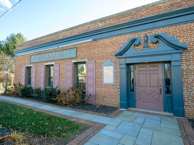 Primary Photo Of 2306 Columbia Ave, Lancaster Office For Lease