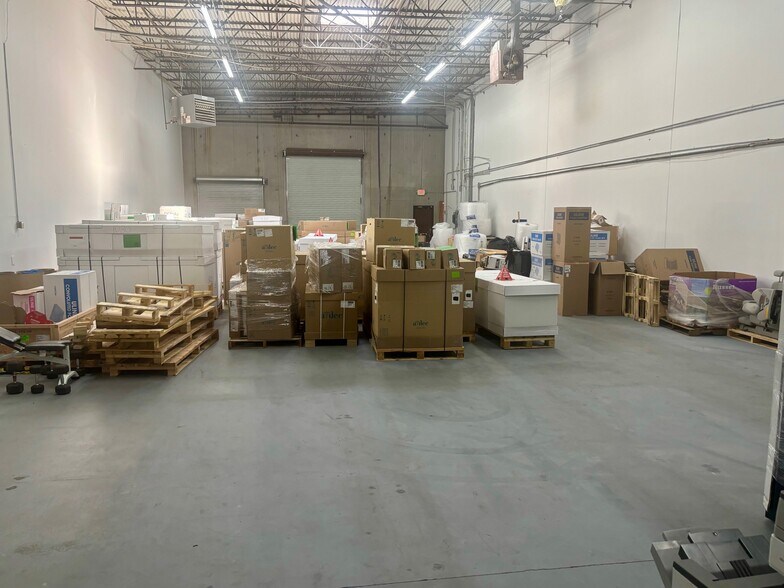 More Photos Of 1590 N Roberts Rd, Kennesaw Warehouse For Lease
