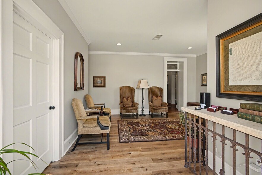 More Photos Of 236 Washington Ave, Marietta Office Residential For Sale