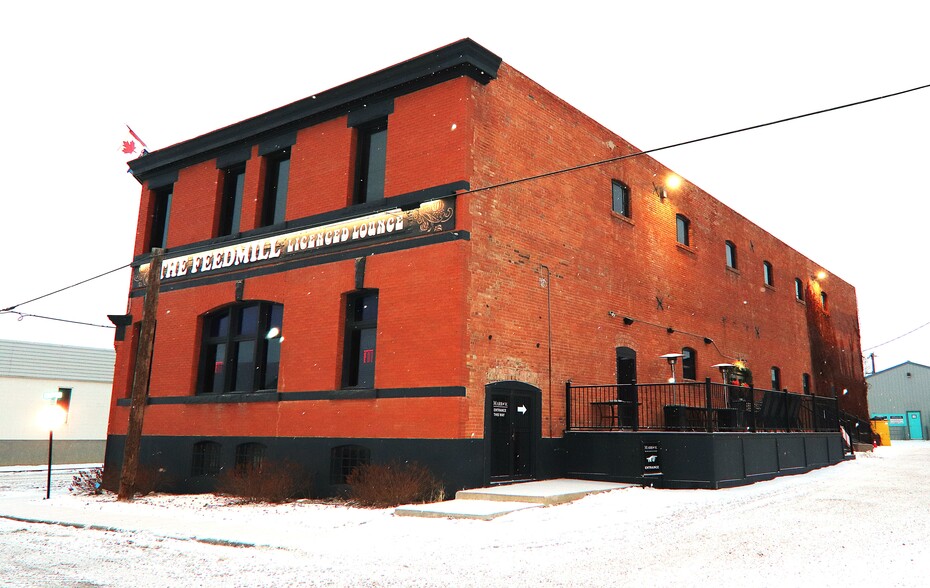 Primary Photo Of 4919 47 St, Camrose Flex For Sale