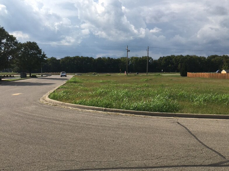 More Photos Of 910 W State St, Trenton Land For Lease