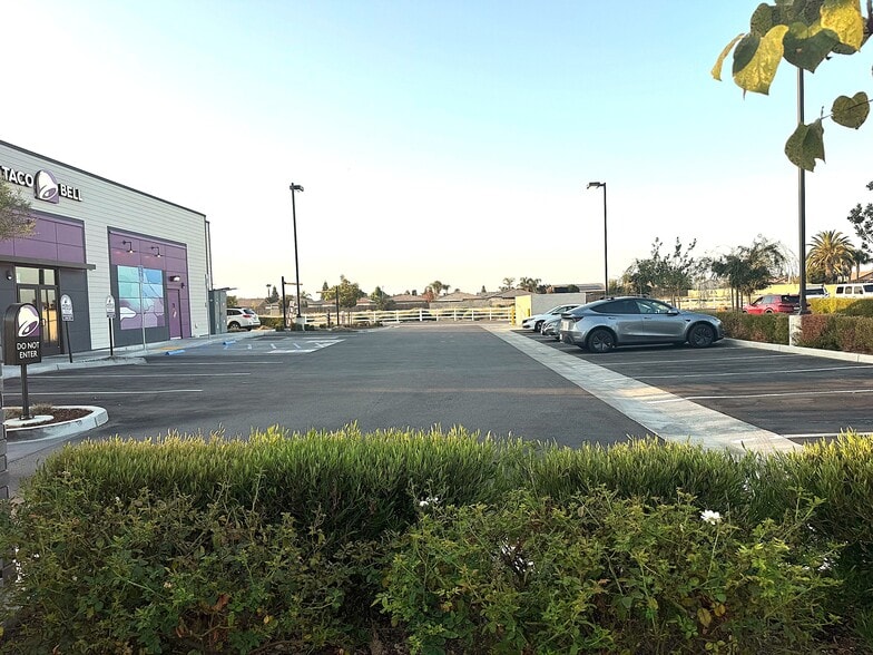 More Photos Of 2605 Hosking Ave, Bakersfield Fast Food For Sale