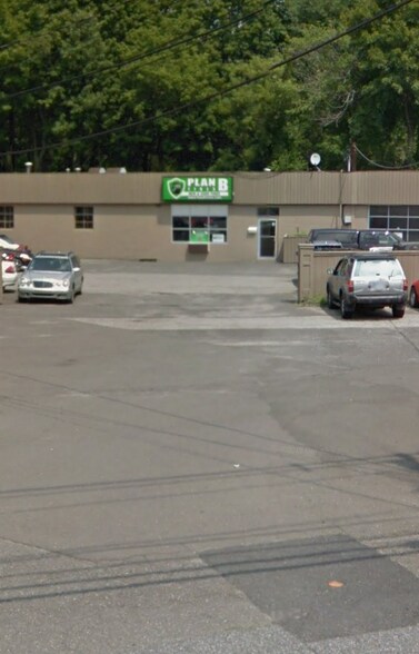 More Photos Of 9 South St, Danbury Service For Lease