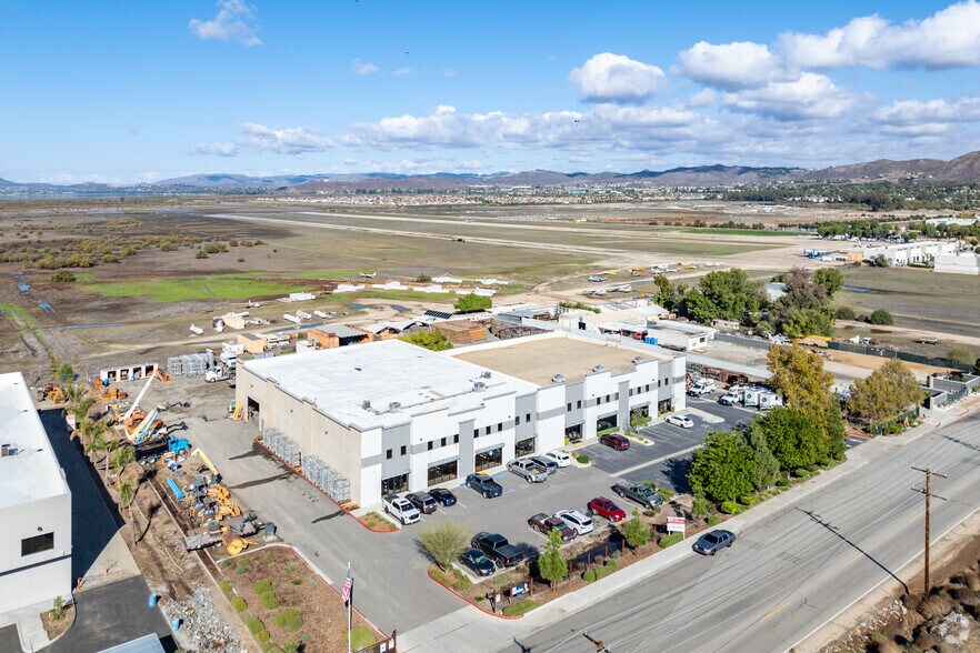 More Photos Of 32097 Corydon Rd, Lake Elsinore Warehouse For Lease