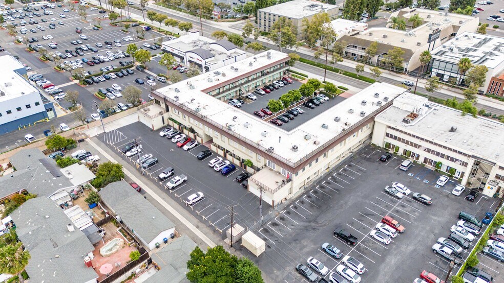 More Photos Of 1913 E 17th St, Santa Ana Office For Sale