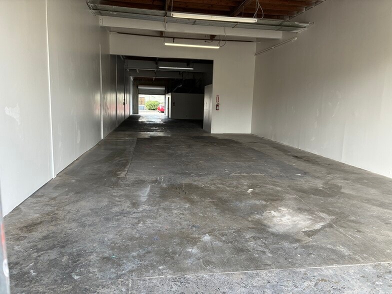 More Photos Of 8130 Lorraine Ave, Stockton Warehouse For Lease