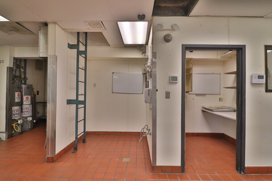 More Photos Of 1902 Mountain View Dr, Cody Fast Food For Sale