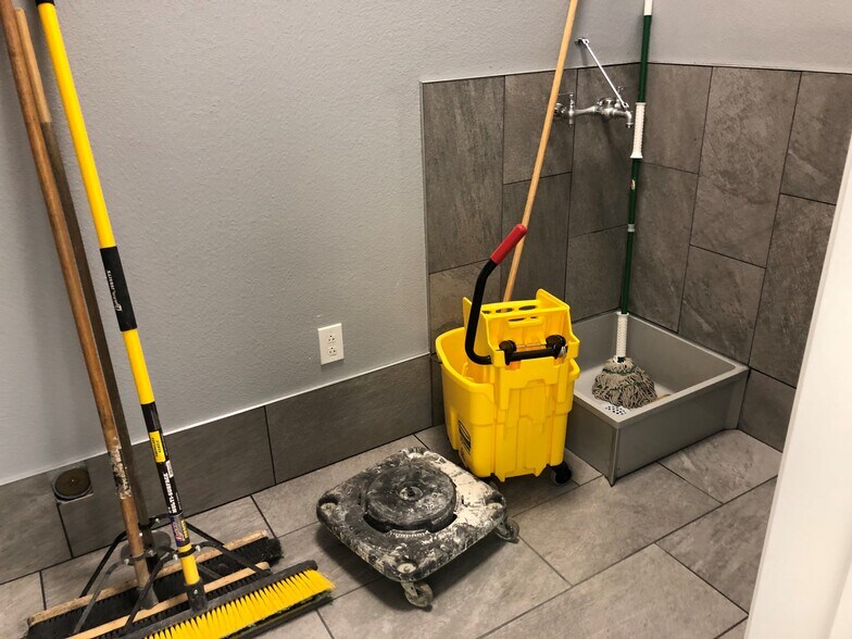 More Photos Of 2075 Baldwin Ave, Oroville Flex For Sale