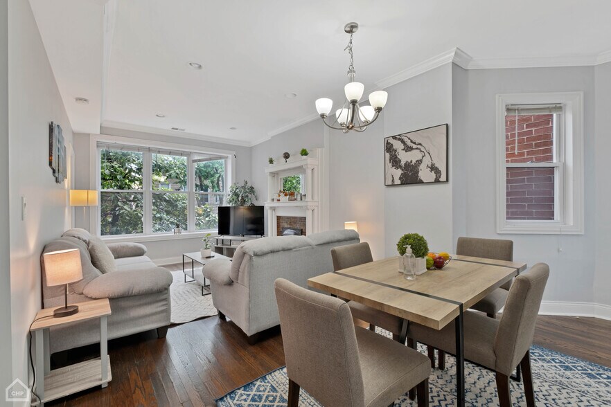 More Photos Of 3824 N Clark St, Chicago Storefront Retail Residential For Sale