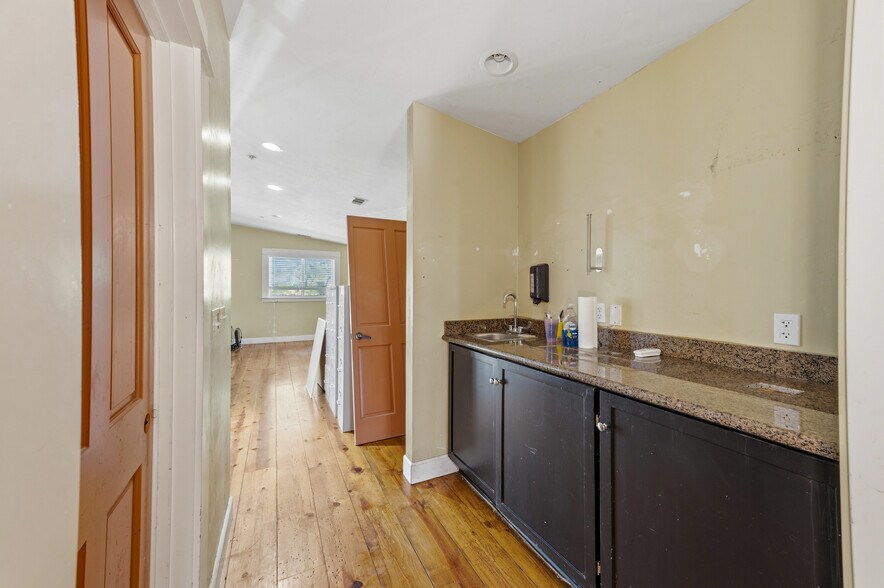 More Photos Of 450 Colfax Ave, Grass Valley Restaurant For Sale
