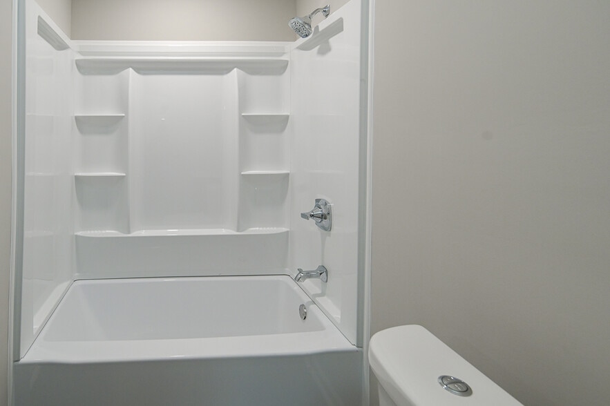 More Photos Of 9582 Heart of Dixie hwy, Arab Self Storage For Sale