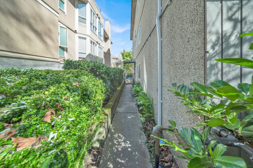More Photos Of 3719 W 8th Av, Vancouver Apartments For Sale