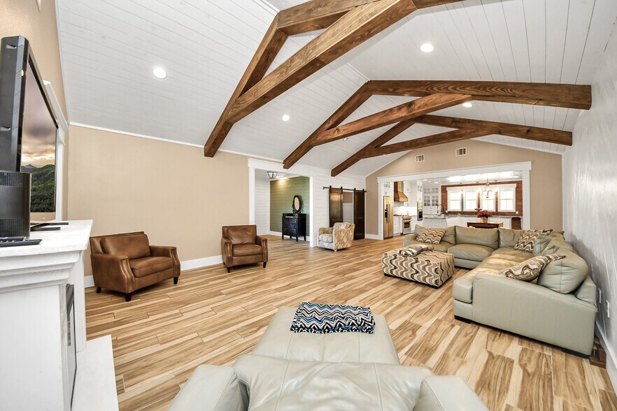 More Photos Of 17188 Highway 321, Dayton Specialty For Sale