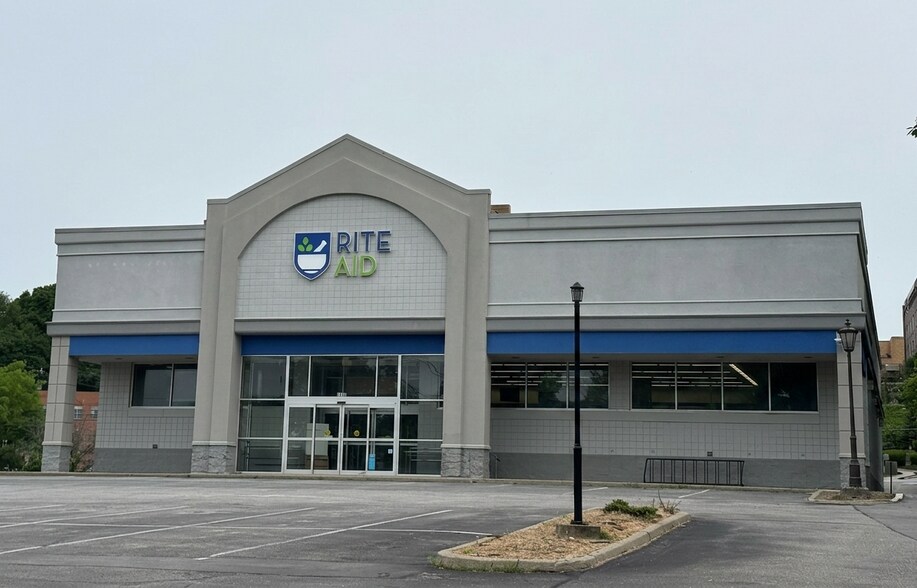 Primary Photo Of 3350 North Rd, Poughkeepsie Drugstore For Lease
