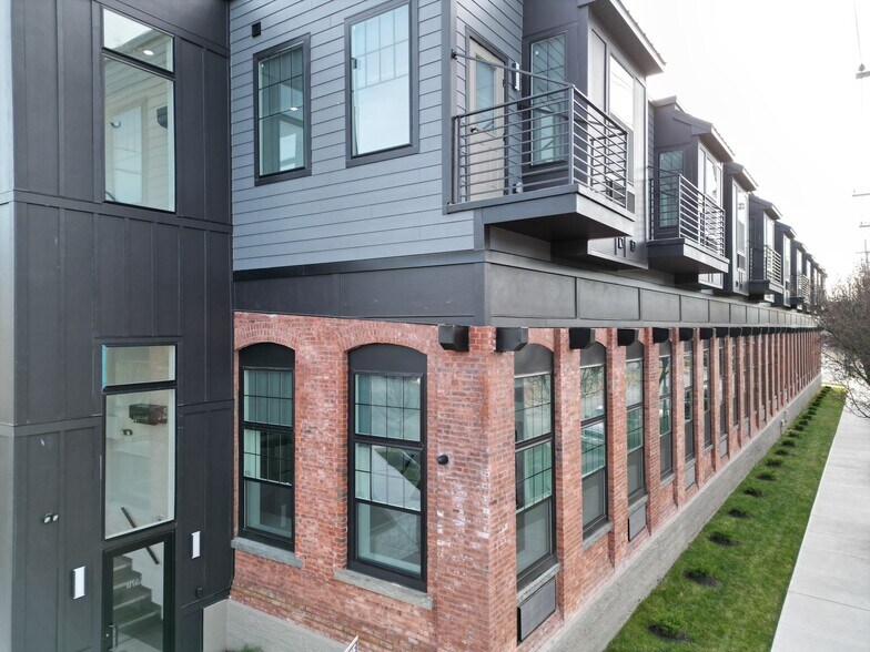 More Photos Of 315 Railroad Ave, East Rutherford Apartments For Sale