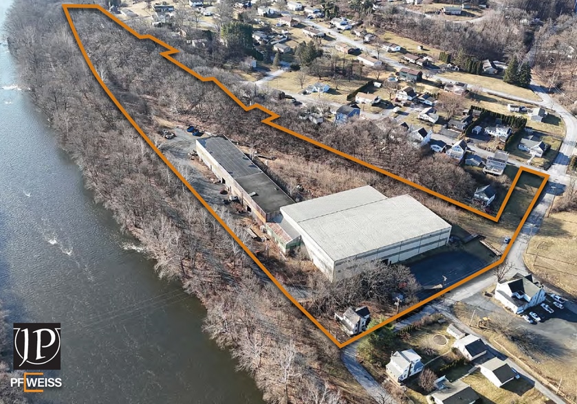 More Photos Of 364 Cherry St, Slatington Warehouse For Sale