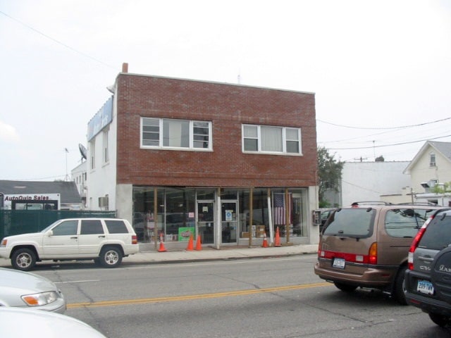 More Photos Of 290 Willis Ave, Mineola Storefront Retail Office For Lease