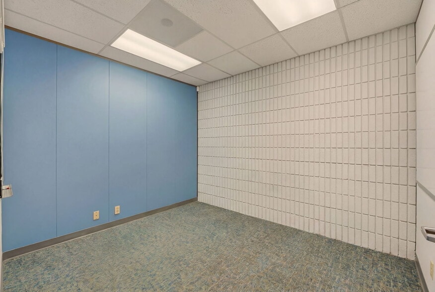 More Photos Of 992 S De Anza Blvd, San Jose Office For Lease