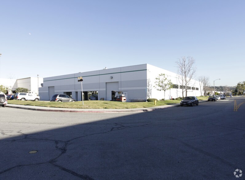 More Photos Of 20109 Paseo del Prado, Walnut Warehouse For Lease