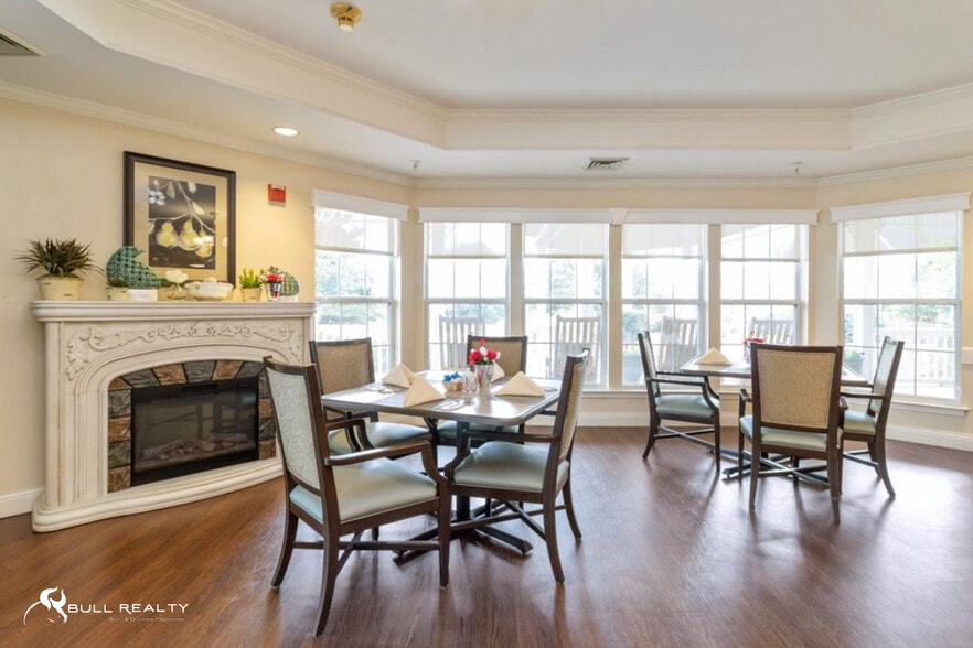 More Photos Of 871 Twinforks Ave, Auburn Assisted Living For Sale