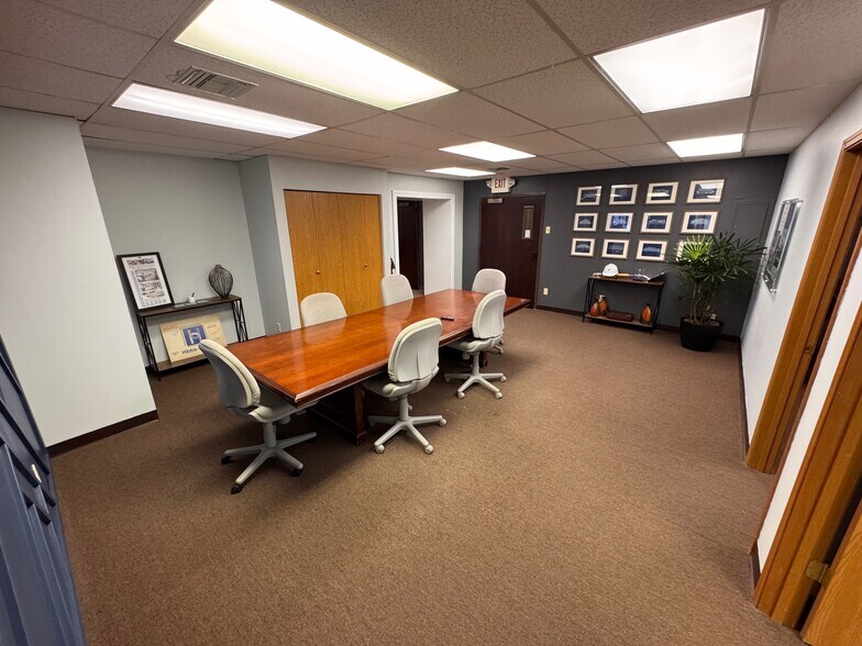 More Photos Of 13990 Olive Blvd, Chesterfield Office For Lease