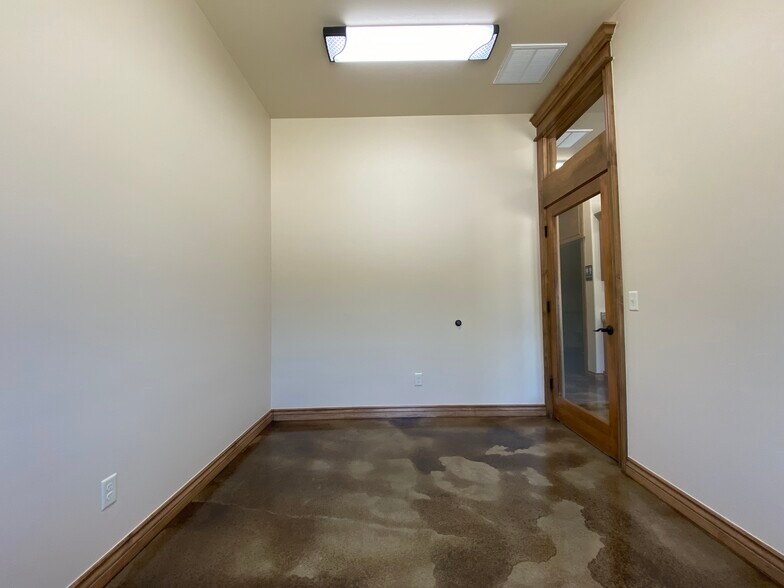 More Photos Of 5706 NW 130th St, Oklahoma City Office For Lease