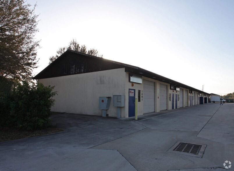 More Photos Of 1401-1421 SW Biltmore St, Port Saint Lucie Light Distribution For Lease