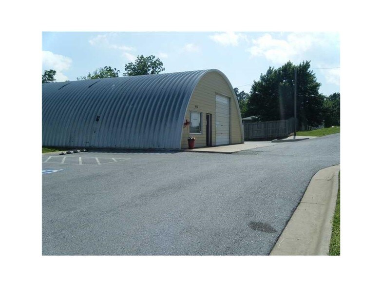 More Photos Of 4823 Har-ber Ave, Springdale Office For Sale