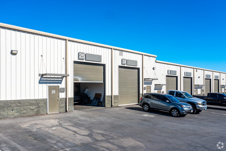 More Photos Of 6325 S Pecos Rd, Las Vegas Warehouse For Lease