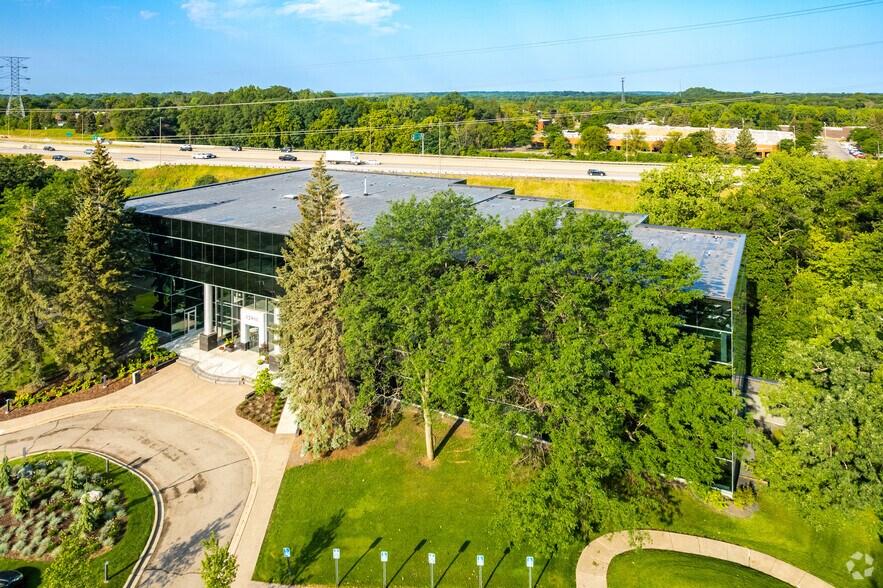 More Photos Of 12900 Whitewater Dr, Minnetonka Unknown For Lease