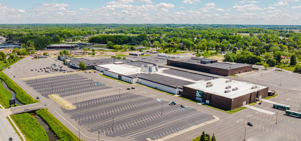 More Photos Of 3701 S Main St, Elkhart Warehouse For Lease
