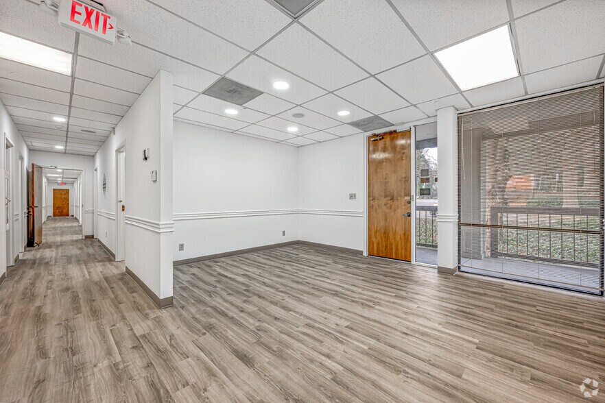 More Photos Of 1800 Water Pl SE, Atlanta Office For Sale