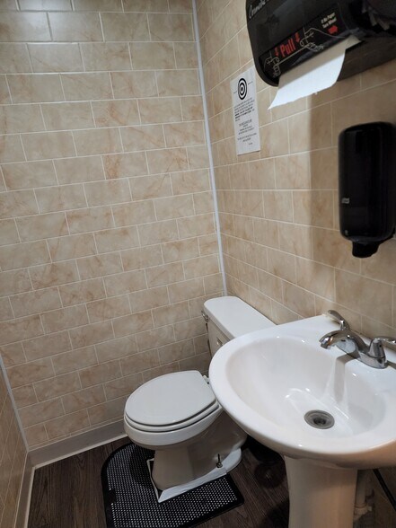 More Photos Of 121 S Perkins Ave, Madrid Restaurant For Sale